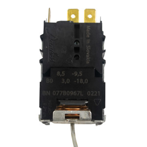 Danfoss 077B7100 Termostato de control Refrigerador comercial 1 puerta 077B7100 077B0967L Cut-in Frio -9.5C Cut-out Frio -18.0C Cut-in Caliente +8.5C Cut-Out Caliente +3.0C Capilar 1200mm
B0
Sirve K50P-1125-001

