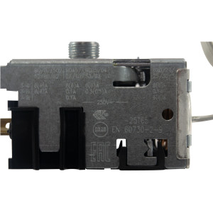 Danfoss 077B7274 Termostato de control refrigerador 077B6039 Cut-in Frio 4.5C Cut-out Frio -10.5C Cut-in Caliente 4.5C Cut-Out Caliente -4.0C Capilar 1200mm
B6 CT-35-D
